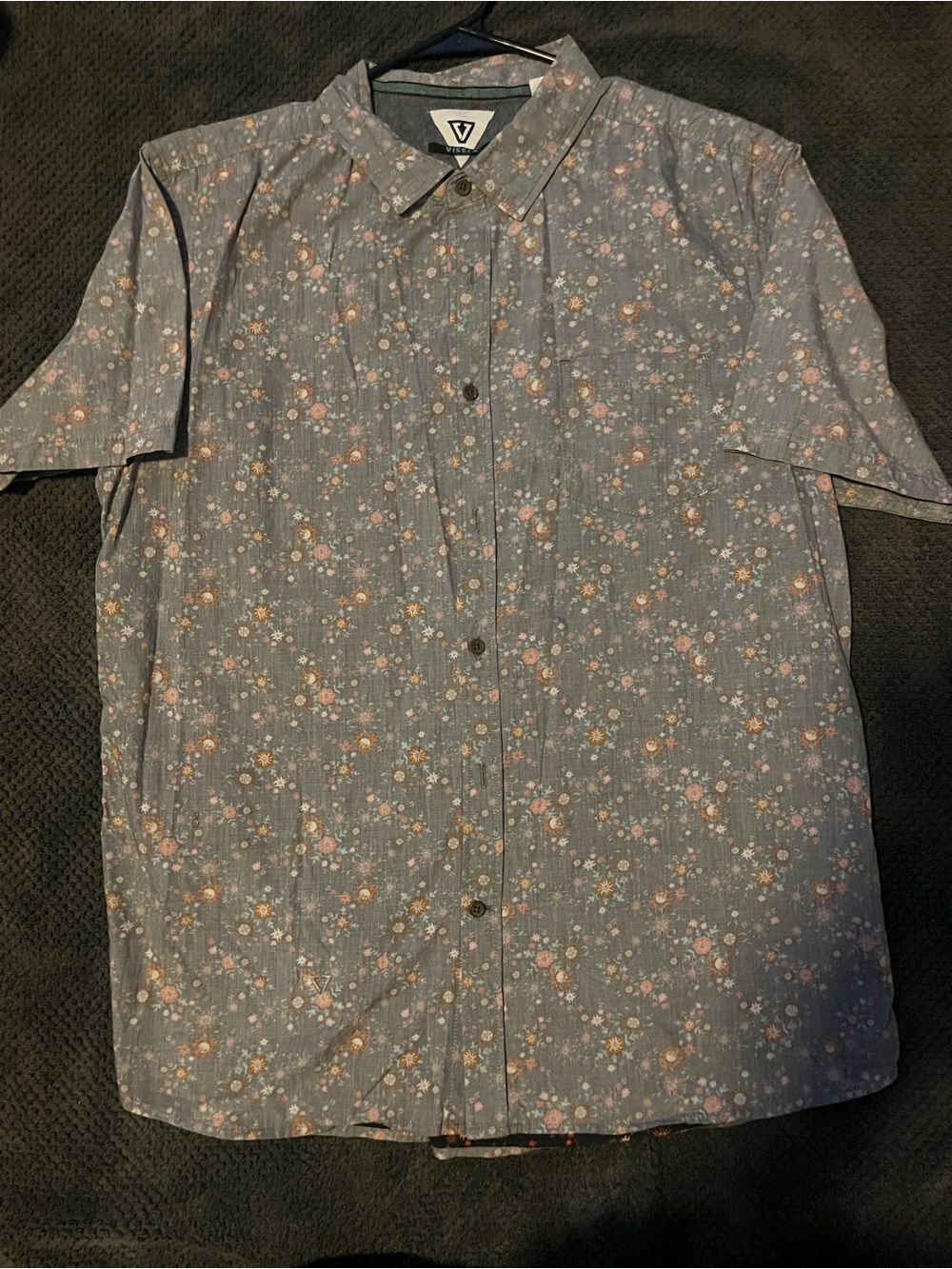 VISSLA Men's Short-Sleeve Button-Down Shirt in Gray with Orange/Blue Print